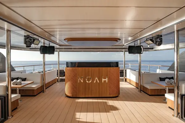 Экскурсия на Пхи-Пхи и Майя Бей на люкс катамаране "Ной"