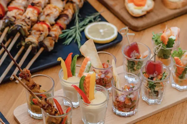 Экскурсия на Пхи-Пхи и Майя Бей на люкс катамаране "Ной"