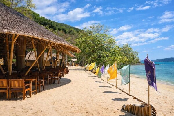 Пхукет: Рача Яй и Корал — рассвет и пляжный клуб