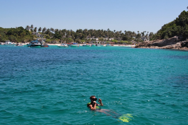 Пхукет: Рача Яй и Корал — рассвет и пляжный клуб