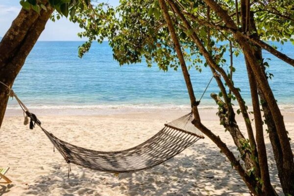 Пхукет: Пхи-Пхи — катамаран, пляжный клуб и закат