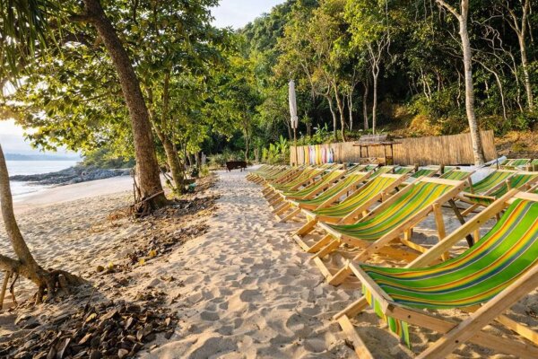 Пхукет: Пхи-Пхи — катамаран, пляжный клуб и закат