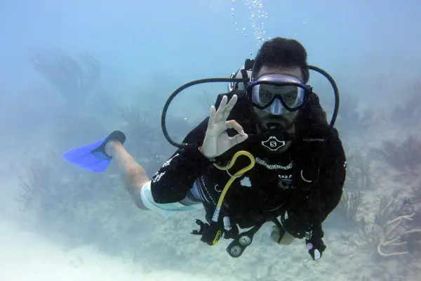 Дайвинг у острова Рача Яй – дайвинг на Пхукете для новичков