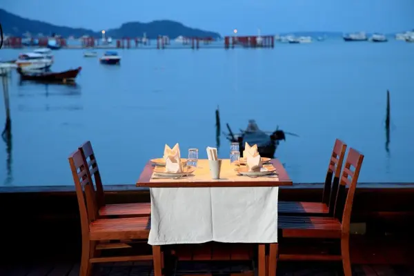 Kan Eang@Pier – свежие морепродукты и тайские блюда у моря