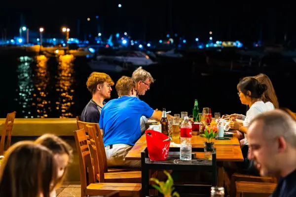 Kan Eang@Pier – свежие морепродукты и тайские блюда у моря