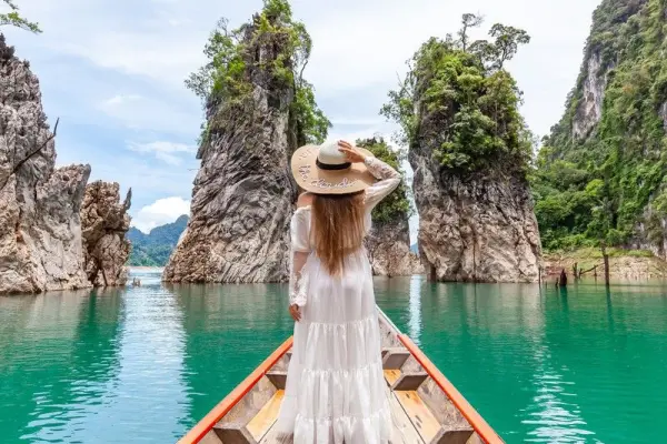 Secret Lake - a tour to Khao Sok National Park and Cheow Lan Lake with an overnight stay on the lake