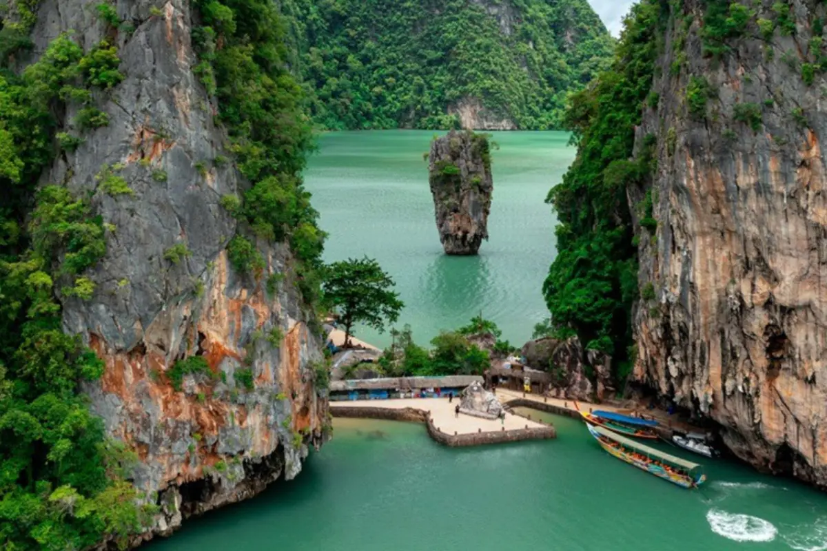 Джеймс Бонд 006 - острова Джеймса Бонда на рассвете