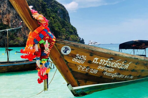 Пхи-Пхи – стандартная двухдневная программа, отдых на островах, снорклинг и пляжная вечеринка