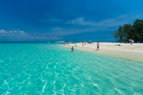 Пхи-Пхи – стандартная двухдневная программа, отдых на островах, снорклинг и пляжная вечеринка