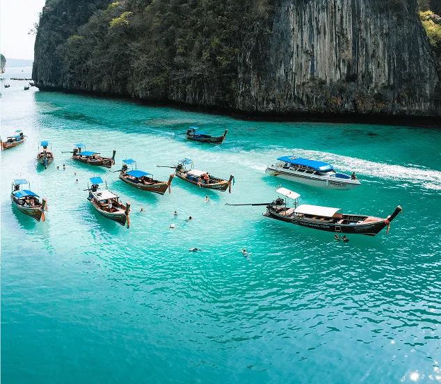 Boat excursions in Phuket bays