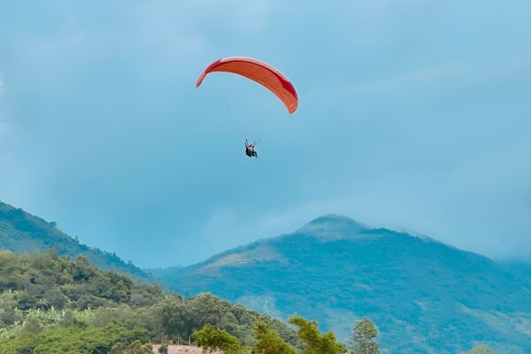 Нячанг: полет на параплане над горами