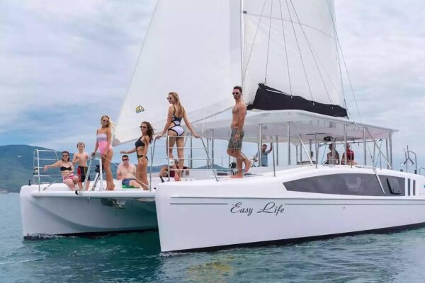 Нячанг: Южные острова на парусном катамаране, снорклинг и пляжи