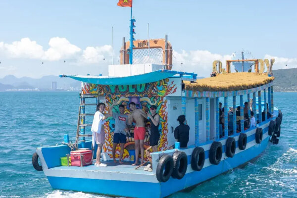 Нячанг: морская вечеринка со снорклингом, водной горкой, аниматорами и живой музыкой